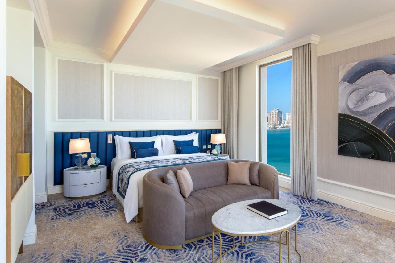 Hotel The St. Regis Ad Dawhah Esterno foto A bedroom at the hotel