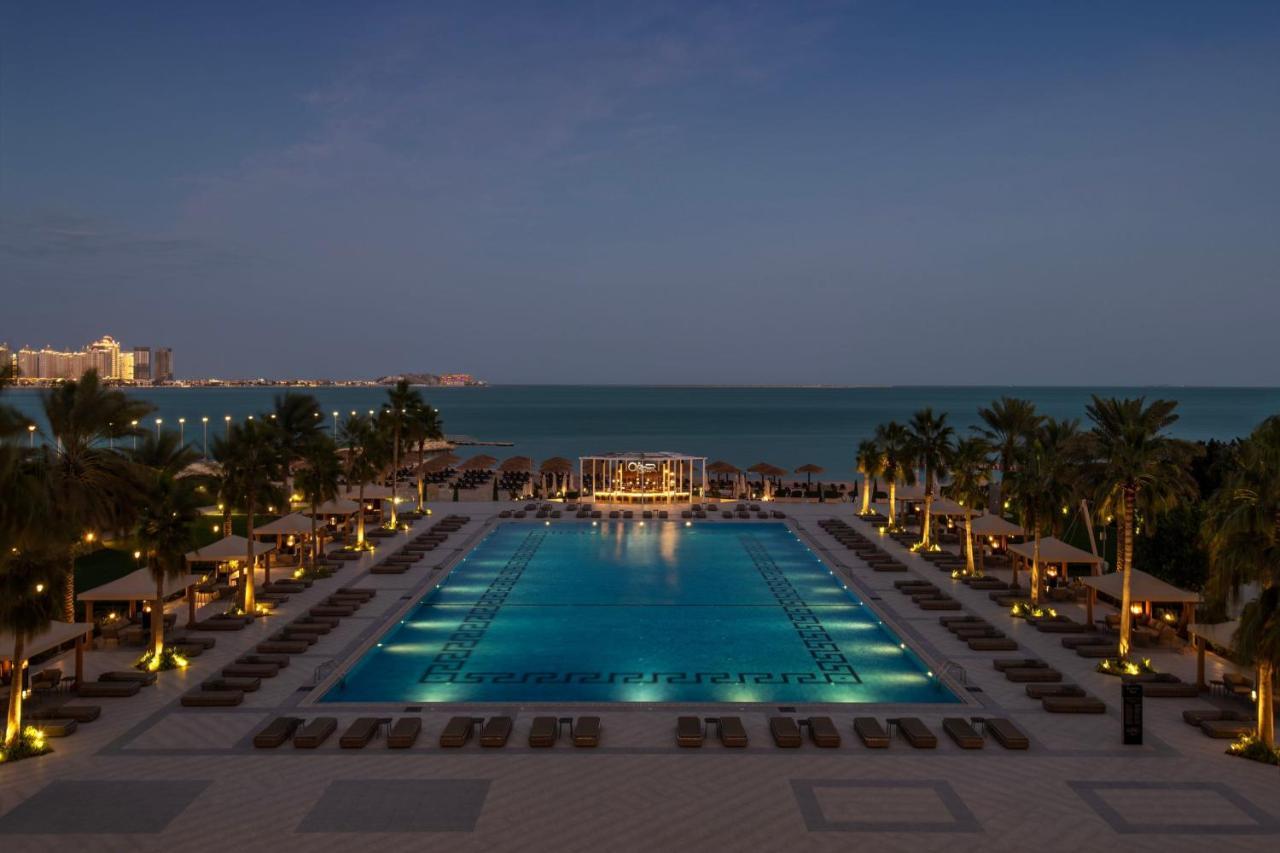Hotel The St. Regis Ad Dawhah Esterno foto The pool at the Jumeirah Beach Hotel