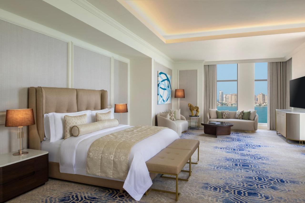 Hotel The St. Regis Ad Dawhah Esterno foto A suite at the hotel