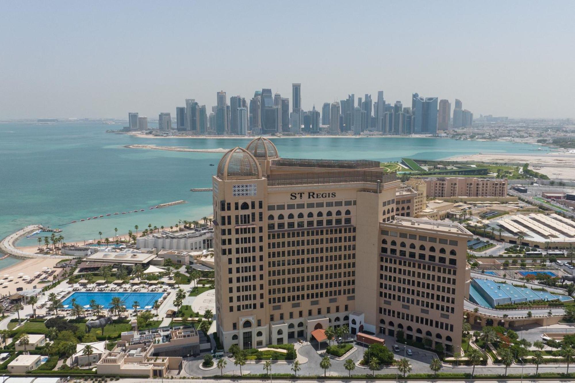 Hotel The St. Regis Ad Dawhah Esterno foto The St Regis Doha Hotel