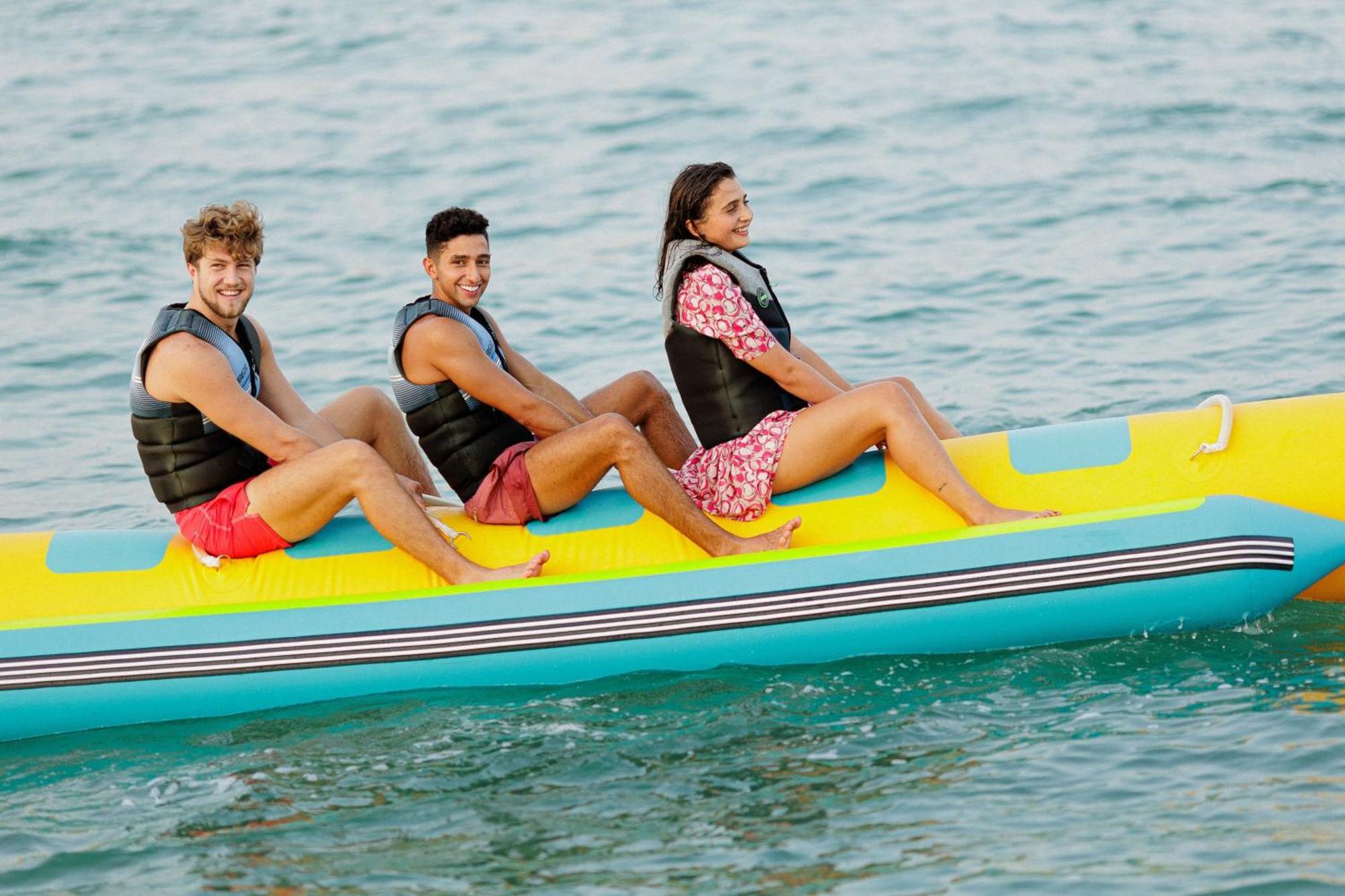 Hotel The St. Regis Ad Dawhah Esterno foto A floating water trampoline