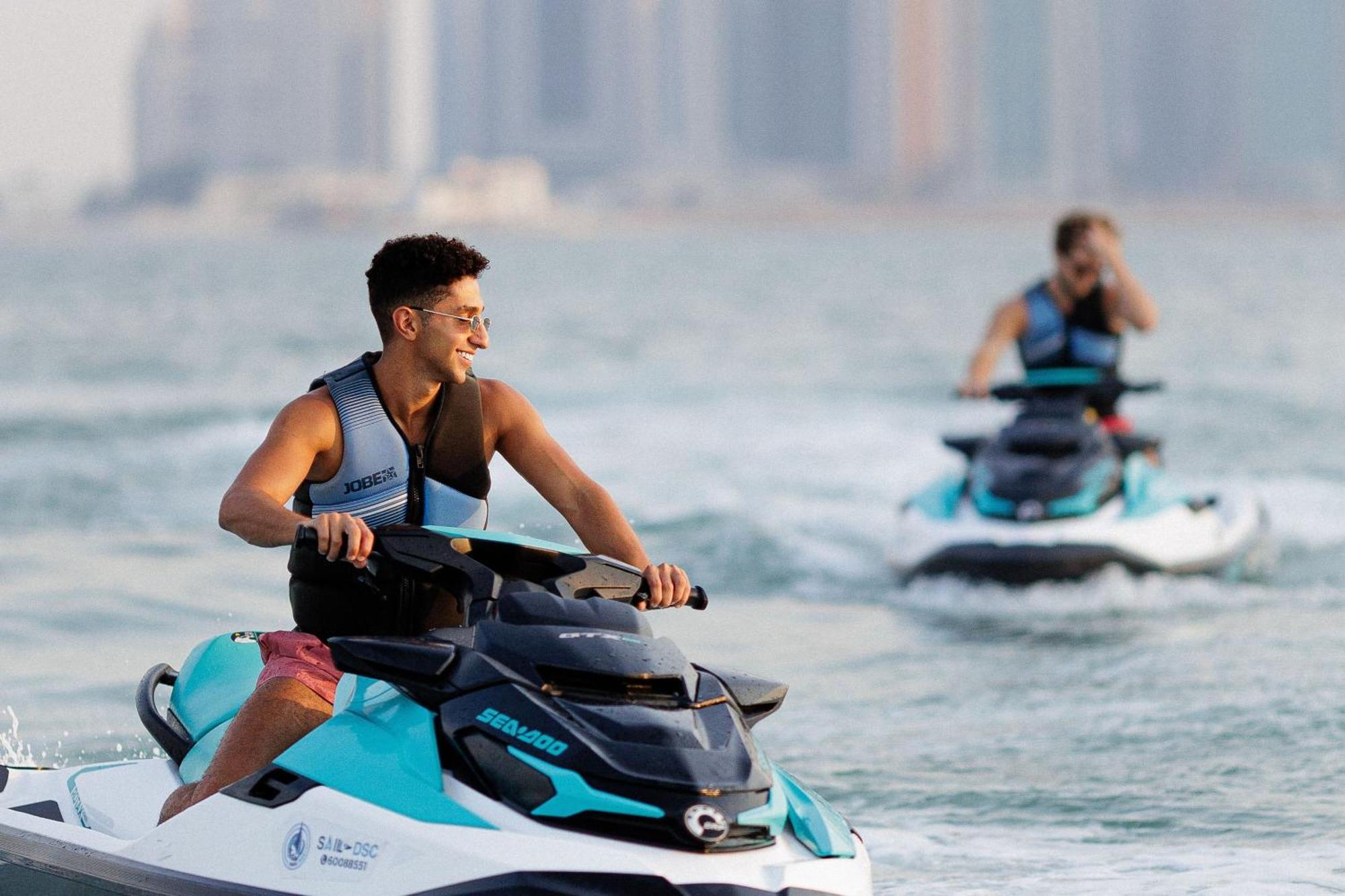Hotel The St. Regis Ad Dawhah Esterno foto Jet Skis in Dubai