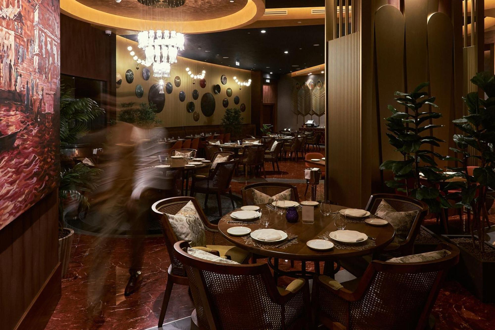 Hotel The St. Regis Ad Dawhah Esterno foto Interior of a restaurant in Beijing