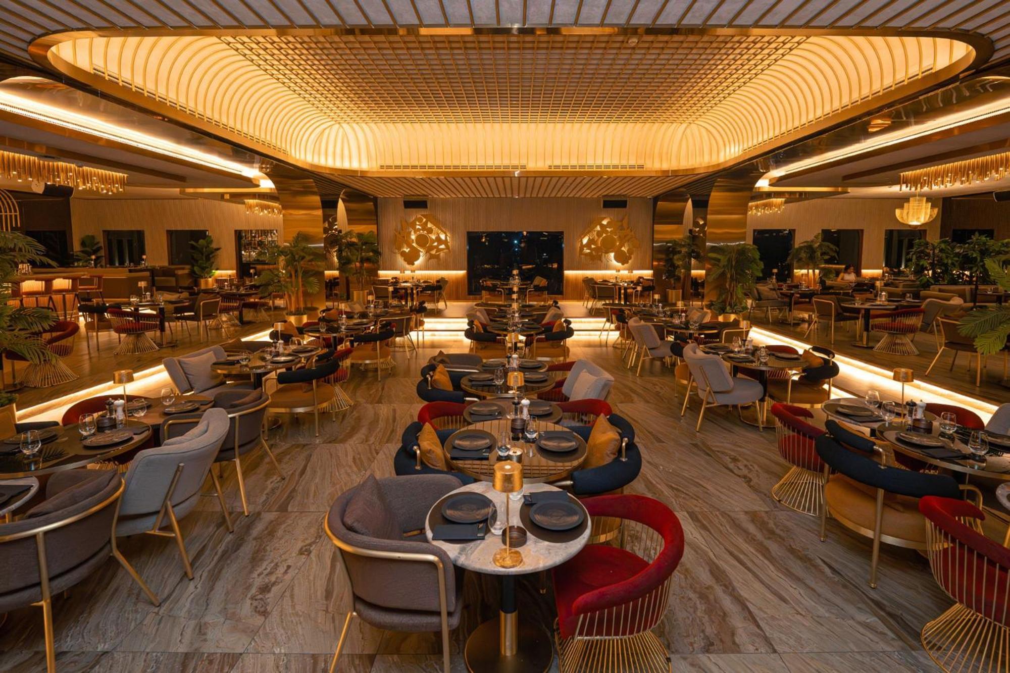 Hotel The St. Regis Ad Dawhah Esterno foto The interior of the restaurant