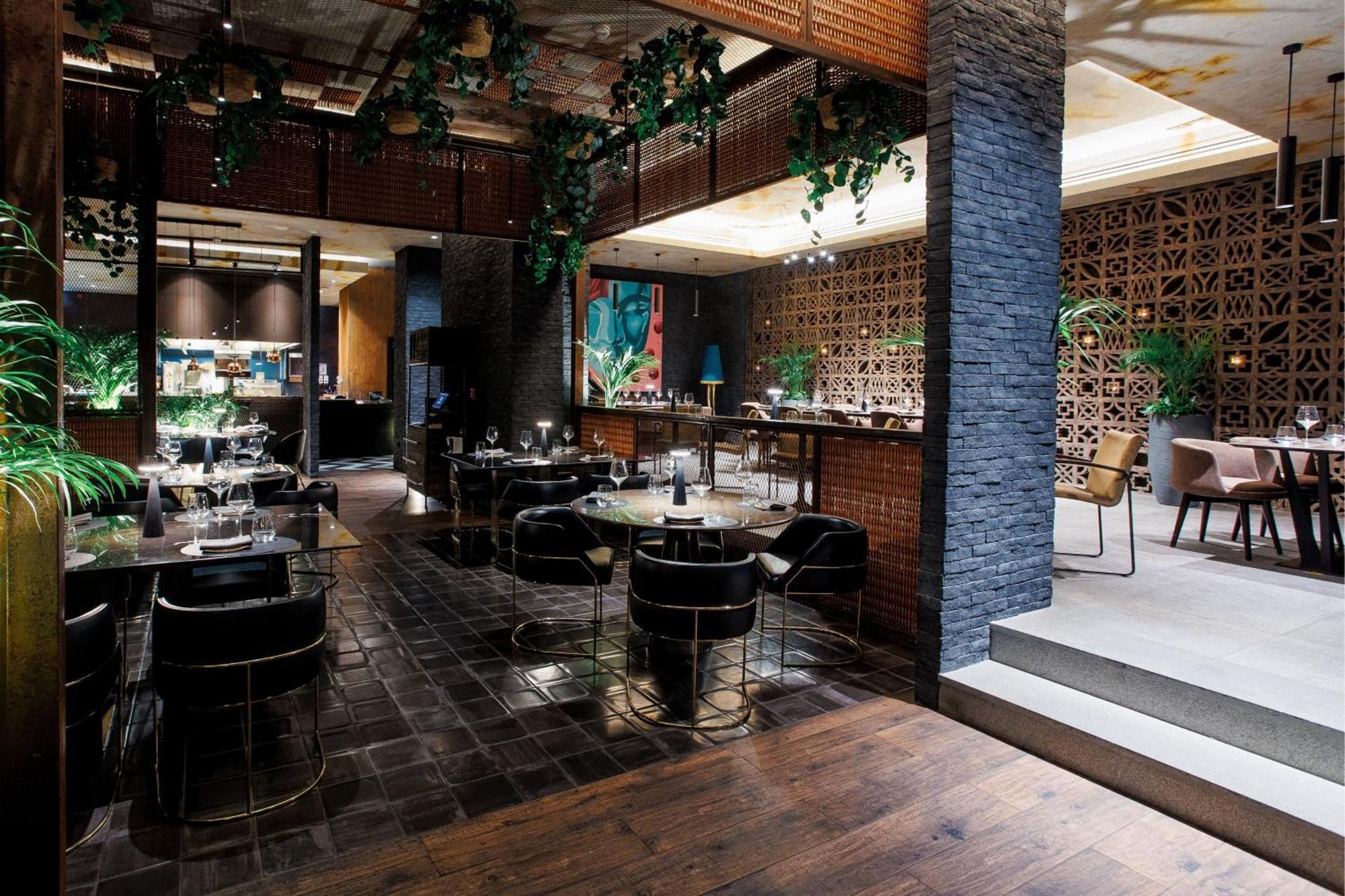 Hotel The St. Regis Ad Dawhah Esterno foto Restaurant in the Mandarin Oriental, Munich